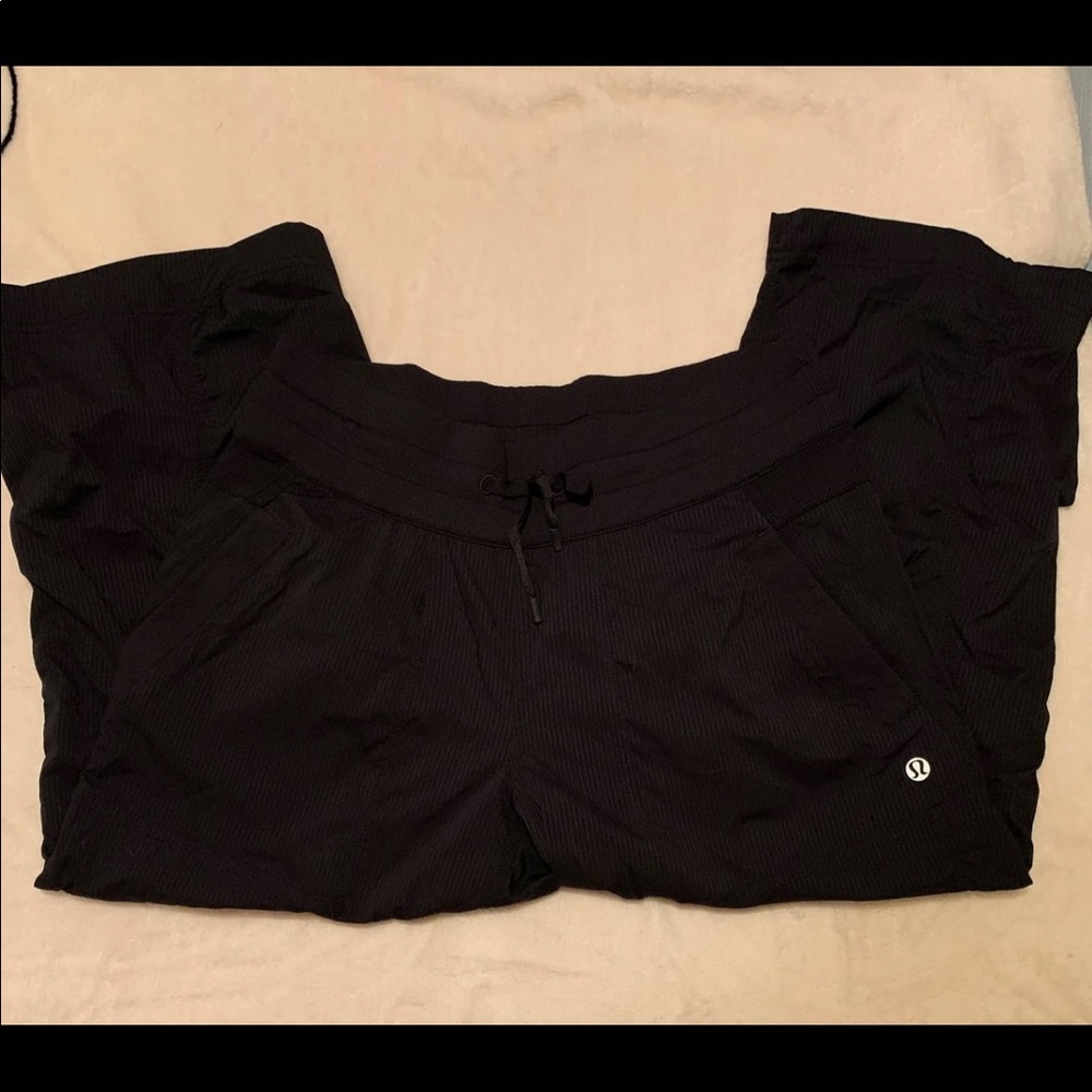 Lululemon dance studio pants size 6